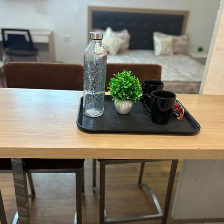 Guti Buti Homes Noida Luaran gambar